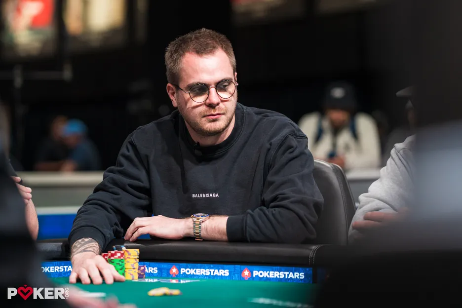 San Kim Leads as Main Event Hits Day 3